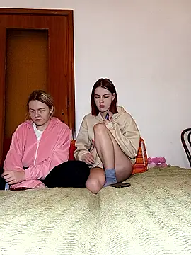 Snapshot of ella_grays chatting on 7, 1, 2026 ella grays online show from 7, 1, 2026