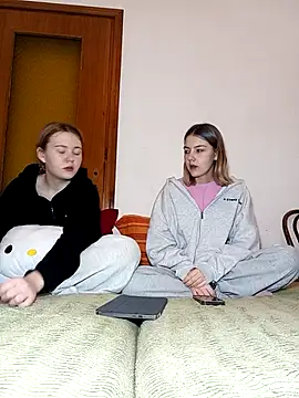 Snapshot of ella_grays chatting on 2, 2, 2026 ella grays online show from 2, 2, 2026