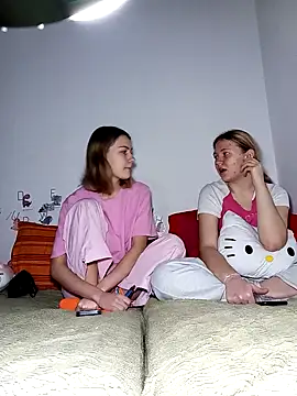 Snapshot of ella_grays chatting on 15, 2, 2026 ella grays online show from 15, 2, 2026