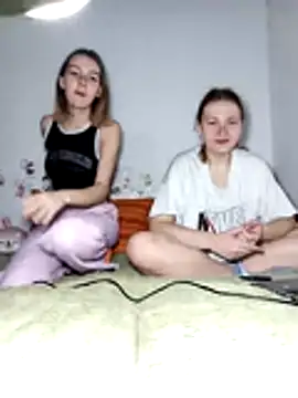 Snapshot of ella_grays chatting on 17, 2, 2026 ella grays online show from 17, 2, 2026