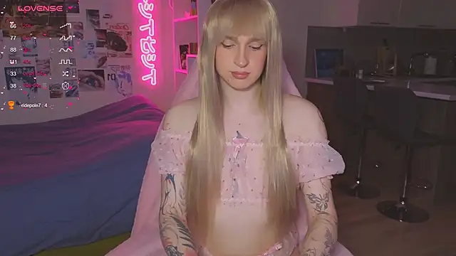 Snapshot of p1nkvenom chatting on 24, 11, 2025 p1nkvenom online show from 24, 11, 2025