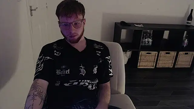 PrettyGinger online show from 5, 1, 2025