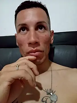 Snapshot of FlacoDani chatting on 24, 10, 2025 FlacoDani online show from 24, 10, 2025