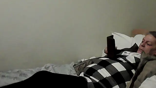 Snapshot of housewife_shantie chatting on 31, 10, 2025 housewife shantie online show from 31, 10, 2025