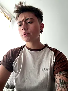 Chriss gomez2 online show from 5, 10, 2025