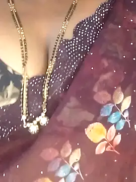 Snapshot of Sexy_Radhikaa chatting on 29, 11, 2025 Sexy Radhikaa online show from 29, 11, 2025