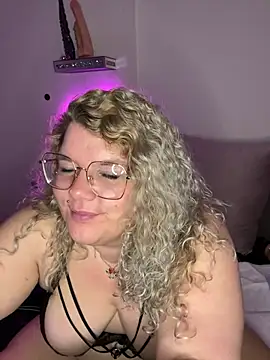 CurvyAnonymousGirl89 online show from 26, 1, 2025