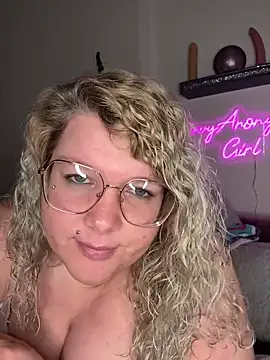 CurvyAnonymousGirl89 online show from 18, 2, 2025