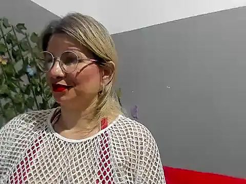 Snapshot of sexy_bigboooty chatting on 5, 12, 2024 sexy bigboooty online show from 5, 12, 2024