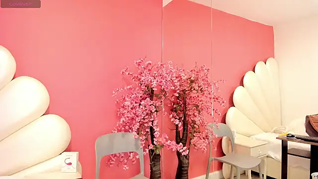 Zoey Donovan online show from 10, 2, 2025