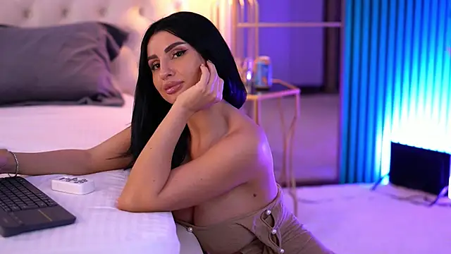 IsabelleHunt online show from 10, 2, 2025