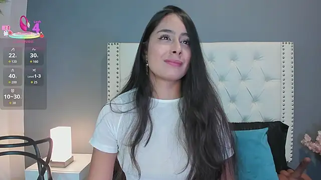 Julia Martinez  online show from 13, 9, 2025