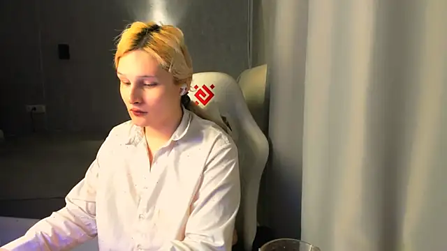 Kleo Godde online show from 19, 11, 2025