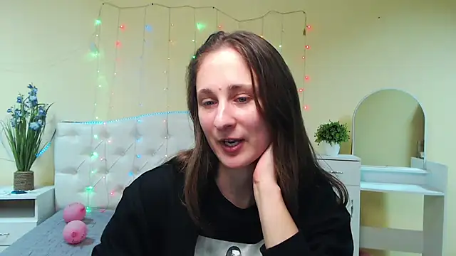 MichelLeee online show from 28, 1, 2025