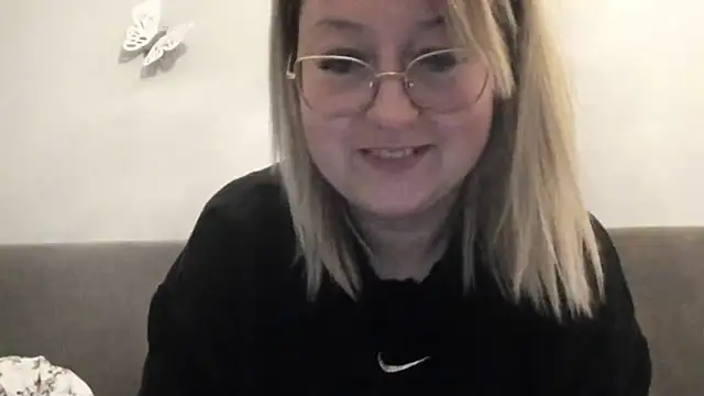 Lillyloo  online show from 16, 3, 2025