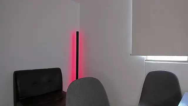 Snapshot of andrewChris_ chatting on 2, 10, 2025 andrewChris online show from 2, 10, 2025