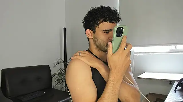 andrewChris  online show from 6, 11, 2025