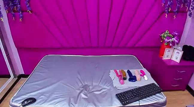 Snapshot of alaha_evans chatting on 30, 1, 2025 alaha evans online show from 30, 1, 2025