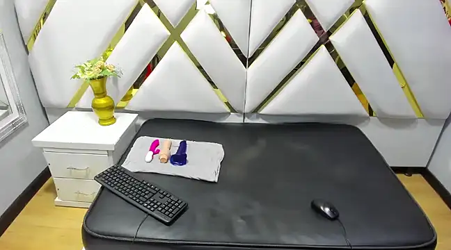 Snapshot of alaha_evans chatting on 25, 2, 2025 alaha evans online show from 25, 2, 2025