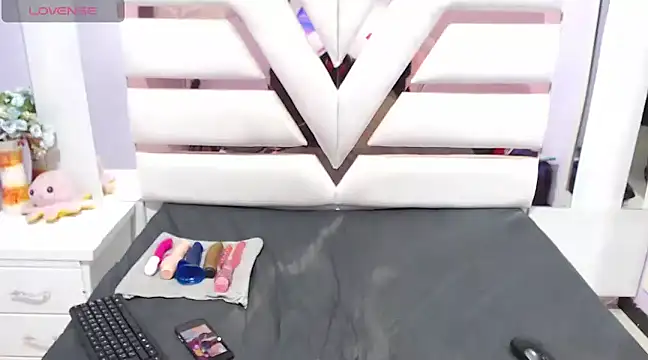 Snapshot of alaha_evans chatting on 18, 3, 2025 alaha evans online show from 18, 3, 2025