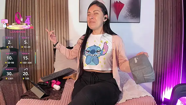 Snapshot of Ella_Rousse chatting on 24, 10, 2025 Ella Rousse online show from 24, 10, 2025