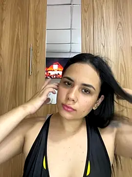 Snapshot of Leyna_Kenet chatting on 26, 11, 2025 Leyna Kenet online show from 26, 11, 2025