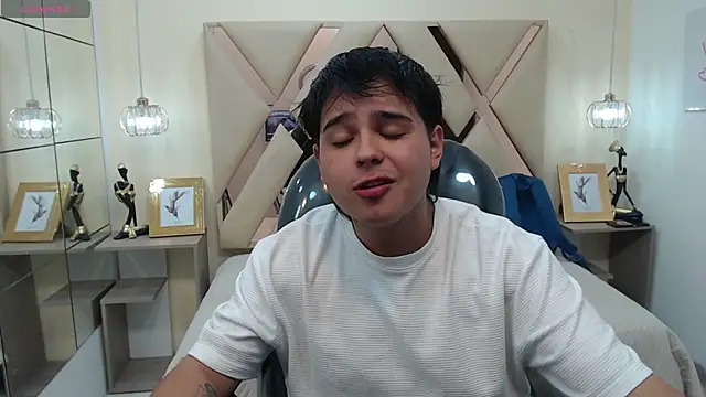 Snapshot of AndrewPherson chatting on 25, 1, 2025 AndrewPherson online show from 25, 1, 2025