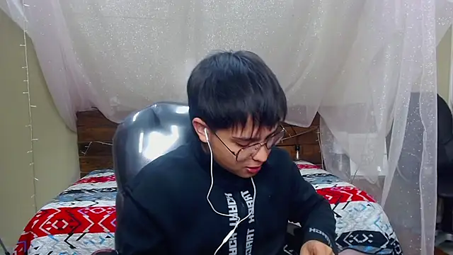 Snapshot of AndrewPherson chatting on 7, 2, 2025 AndrewPherson online show from 7, 2, 2025