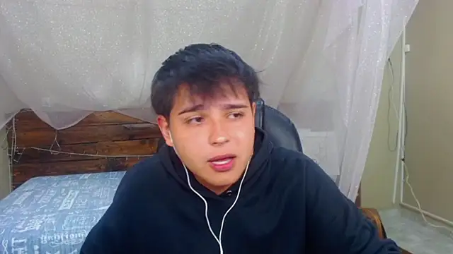 Snapshot of AndrewPherson chatting on 17, 2, 2025 AndrewPherson online show from 17, 2, 2025