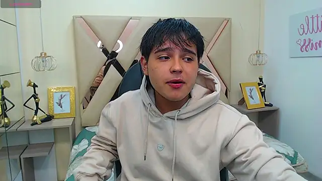 Snapshot of AndrewPherson chatting on 27, 2, 2025 AndrewPherson online show from 27, 2, 2025