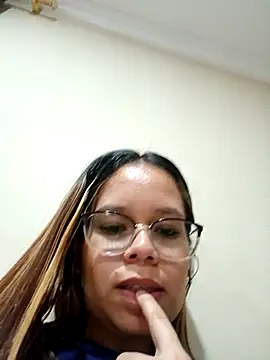 anthiamelisa online show from 25, 2, 2025