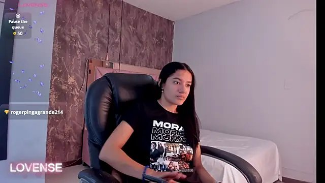 SKYLERWHIITEE online show from 5, 2, 2025