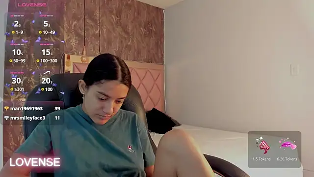 SKYLERWHIITEE online show from 7, 2, 2025