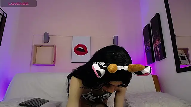 Aniie Doll online show from 3, 2, 2025