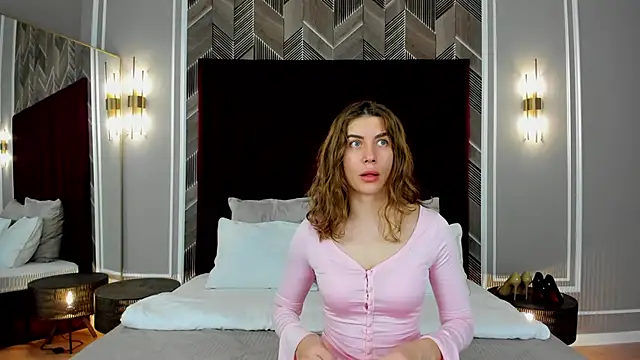 VikkiStorm online show from 2, 12, 2025