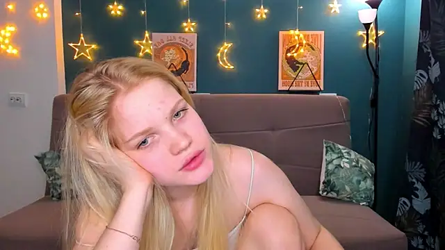 Snapshot of Xloe_Queen chatting on 19, 3, 2025 Xloe Queen online show from 19, 3, 2025