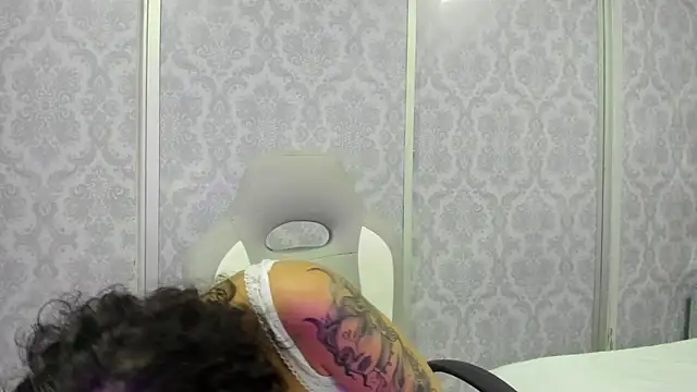 pola adams  online show from 30, 10, 2025