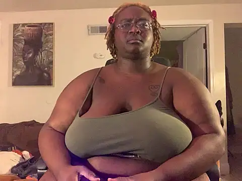 BigKittyRaven online show from 12, 1, 2025