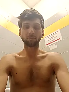 Snapshot of dariodario chatting on 5, 2, 2025 dariodario online show from 5, 2, 2025