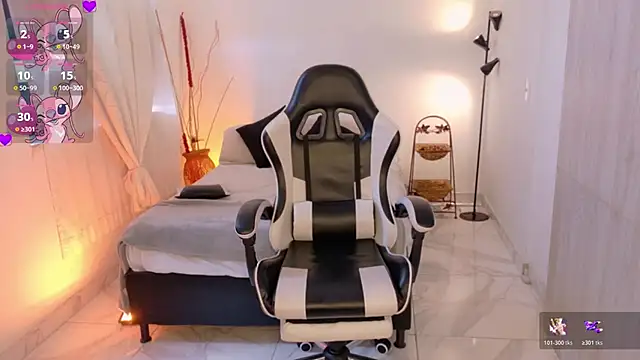 AnabelWolf online show from 19, 11, 2025