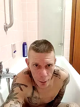 Snapshot of Tattooguy_86 chatting on 15, 11, 2025 Tattooguy 86 online show from 15, 11, 2025