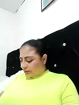 Snapshot of ElizabethWeil chatting on 19, 11, 2025 ElizabethWeil online show from 19, 11, 2025