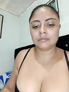 Snapshot of ElizabethWeil chatting on 26, 11, 2025 ElizabethWeil online show from 26, 11, 2025