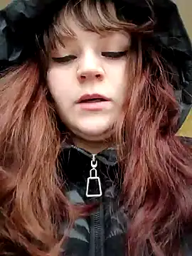 Eva Florence online show from 4, 2, 2025