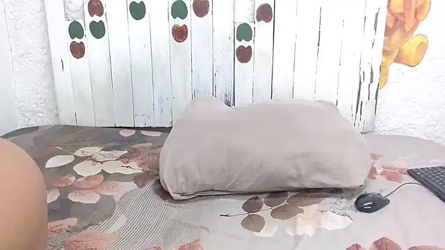 LolaTwerksXX online show from 24, 10, 2025