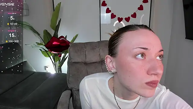 Snapshot of Maddy_Garcia chatting on 8, 2, 2025 Maddy Garcia online show from 8, 2, 2025