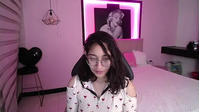 Lili Gomez  online show from 21, 12, 2024