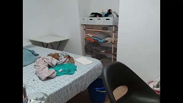 Snapshot of Ursumi1 chatting on 16, 10, 2025 Ursumi1 online show from 16, 10, 2025