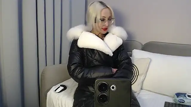 Snapshot of Milforja chatting on 11, 2, 2025 Milforja online show from 11, 2, 2025