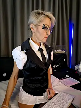 Snapshot of Milforja chatting on 18, 10, 2025 Milforja online show from 18, 10, 2025